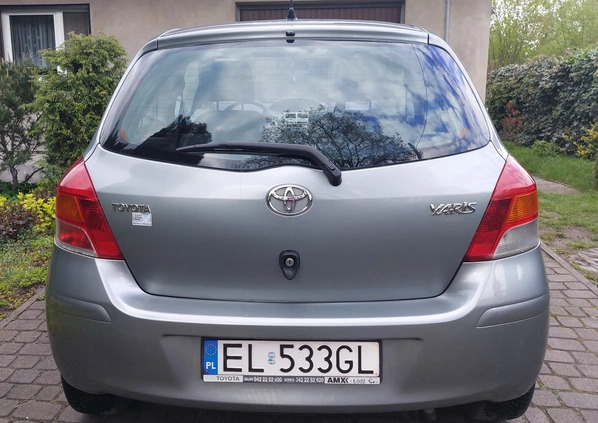 Toyota Yaris cena 18600 przebieg: 114000, rok produkcji 2009 z Łódź małe 92